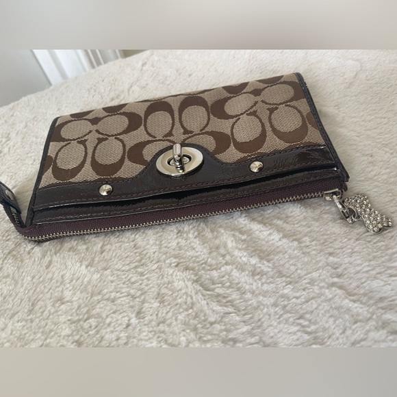 Coach Wallet EUC - Picture 8 of 10